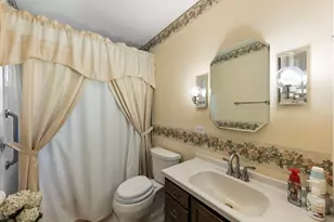 3S582 Behrs Circle Dr, Warrenville, IL 60555 - Photo 16