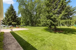 3S582 Behrs Circle Dr, Warrenville, IL 60555 - Photo 20
