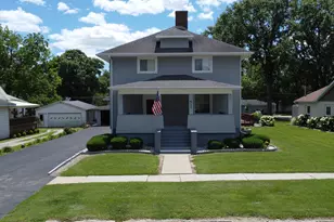 612 E Jones St, Milford, IL 60953 - Photo 2