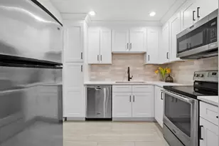 1777 Dewes St, Glenview, IL 60025 - Photo 10