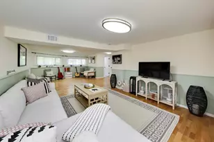 8864 E Prairie Rd, Skokie, IL 60076 - Photo 30
