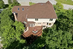 8701 Lake Ridge Dr, Darien, IL 60561 - Photo 4