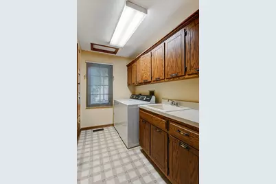 8701 Lake Ridge Drive, Darien, IL 60561 - Photo 24