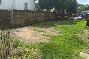 426 N Hickory St, Joliet, IL 60435 - Photo 20