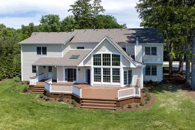 2074 Greenview Road, Northbrook, IL 60062 - Photo 2