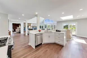 2074 Greenview Rd, Northbrook, IL 60062 - Photo 8