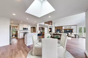 2074 Greenview Rd, Northbrook, IL 60062 - Photo 10