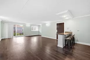 5S066 Pebblewood Ln, Naperville, IL 60563 - Photo 6