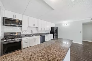 5S066 Pebblewood Ln, Naperville, IL 60563 - Photo 8