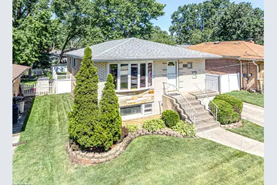 8410 Lawler Avenue, Burbank, IL 60459 - Photo 2