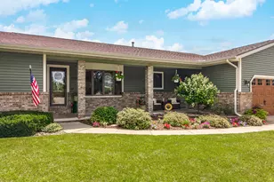 708 N Cherokee Ln, Pontiac, IL 61764 - Photo 4