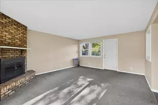3735 Highcrest Rd, Rockford, IL 61107 - Photo 14