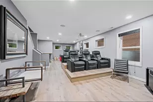 1302 W 33rd St, Chicago, IL 60608 - Photo 8
