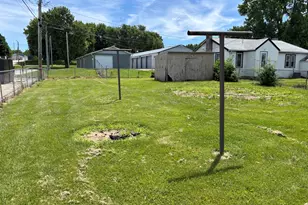 104 5th St, Colona, IL 61241 - Photo 4