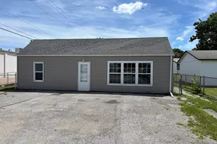104 5th St, Colona, IL 61241 - Photo 2