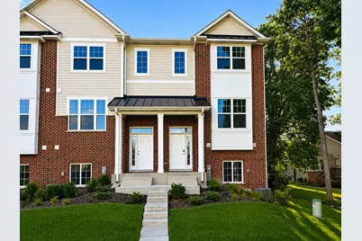 186 N East River Road, Des Plaines, IL 60016 - Photo 2