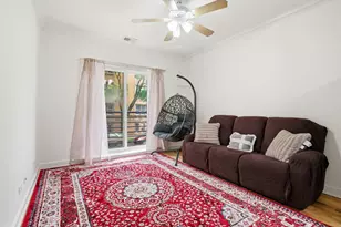 2556 W Rosemont Ave, Chicago, IL 60659 - Photo 8