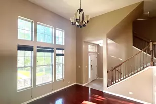 546 Grosvenor Ln, Aurora, IL 60504 - Photo 4