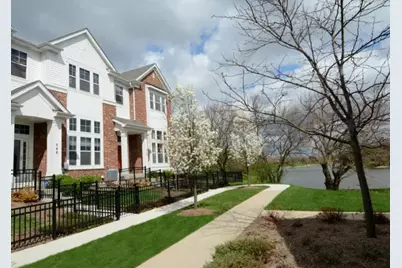 546 Grosvenor Lane, Aurora, IL 60504 - Photo 2