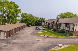 2003 Tracy Dr, Bloomington, IL 61704 - Photo 6