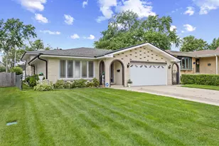 1012 Courtland Ave, Park Ridge, IL 60068 - Photo 2