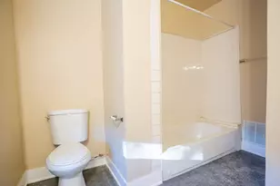11634 S Princeton Ave, Chicago, IL 60628 - Photo 8