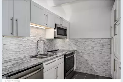 345 N Canal Street #607, Chicago, IL 60606 - Photo 8