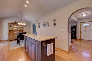 27W719 Sycamore St, West Chicago, IL 60185 - Photo 14