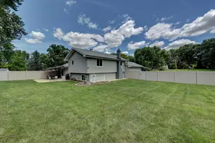 27W719 Sycamore St, West Chicago, IL 60185 - Photo 10