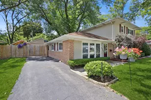 430 Navajo St, Park Forest, IL 60466 - Photo 2