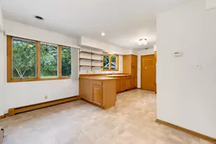 1579 Vincennes St, Crete, IL 60417 - Photo 8
