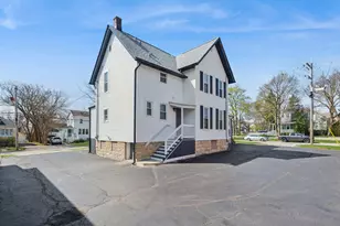 323 S Hale St, Wheaton, IL 60187 - Photo 4