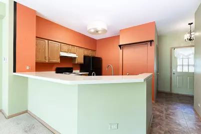 2572 Arcadia Circle #2572, Naperville, IL 60540 - Photo 8
