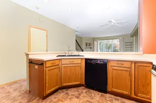 2572 Arcadia Cir, Naperville, IL 60540 - Photo 10