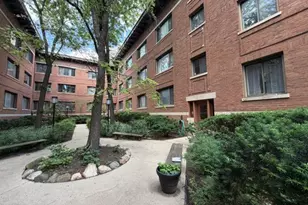 804 W Lakeside Pl, Chicago, IL 60640 - Photo 1