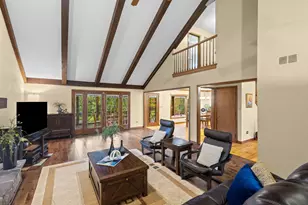 16 Old Barn Rd, Hawthorn Woods, IL 60047 - Photo 4