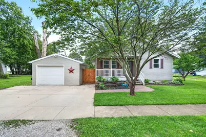 207 E Main Street, Cornell, IL 61319 - Photo 1