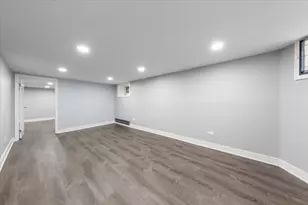 3462 N Sheffield Ave, Chicago, IL 60657 - Photo 10