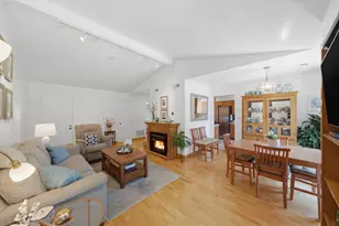 8044 Wildwood Ln, Darien, IL 60561 - Photo 2