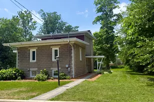 34 S River St, South Elgin, IL 60177 - Photo 1