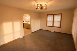 320 De Soto St, Ottawa, IL 61350 - Photo 4