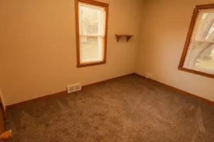 320 De Soto St, Ottawa, IL 61350 - Photo 8