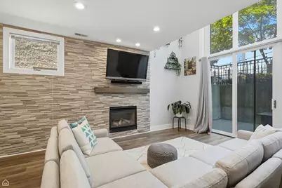 1369 W Hubbard Street #1W, Chicago, IL 60642 - Photo 20