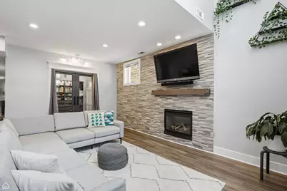 1369 W Hubbard Street #1W, Chicago, IL 60642 - Photo 18