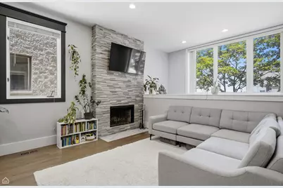 1369 W Hubbard Street #1W, Chicago, IL 60642 - Photo 4