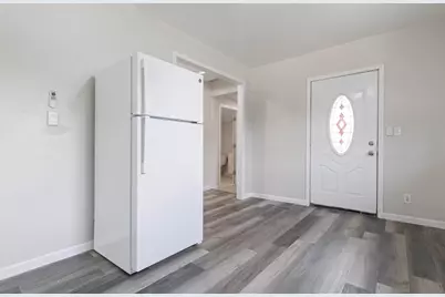135 S 8th Street, South Beloit, IL 61080 - Photo 6