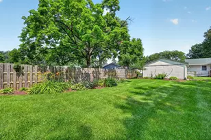 472 Douglas Rd, Batavia, IL 60510 - Photo 38