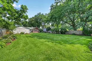 472 Douglas Rd, Batavia, IL 60510 - Photo 2