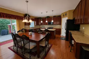 4 Snead Ct, Bolingbrook, IL 60490 - Photo 10