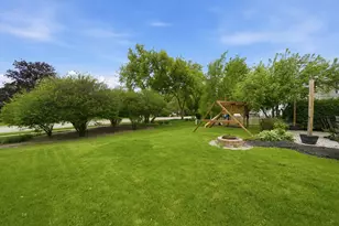 2432 Waterleaf Ln, Woodstock, IL 60098 - Photo 44